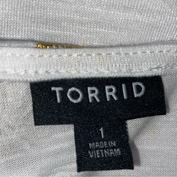 Torrid Off Shoulder Feather Soft Slub Twist Hem White Gold Palm Tree Top 1X - Picture 7 of 12